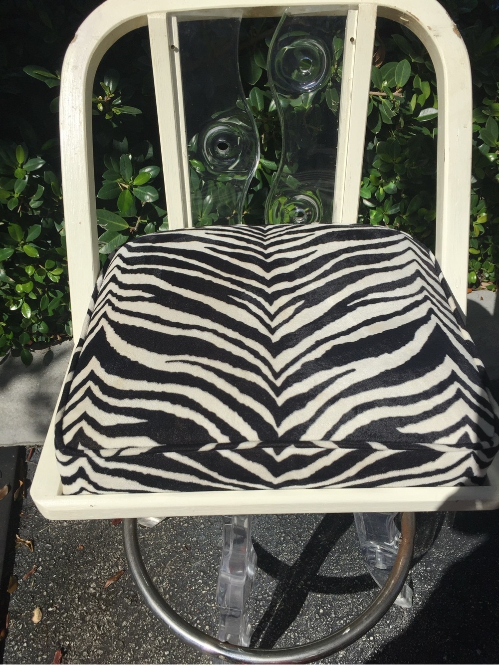 Shirley Ritts Lucite Counter Stools with Zebra Theme - Set of 4 - Picture 5 of 7